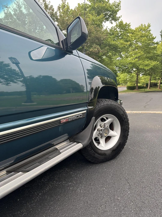 1993 GMC Suburban 8th Gen - Image 30 of 31