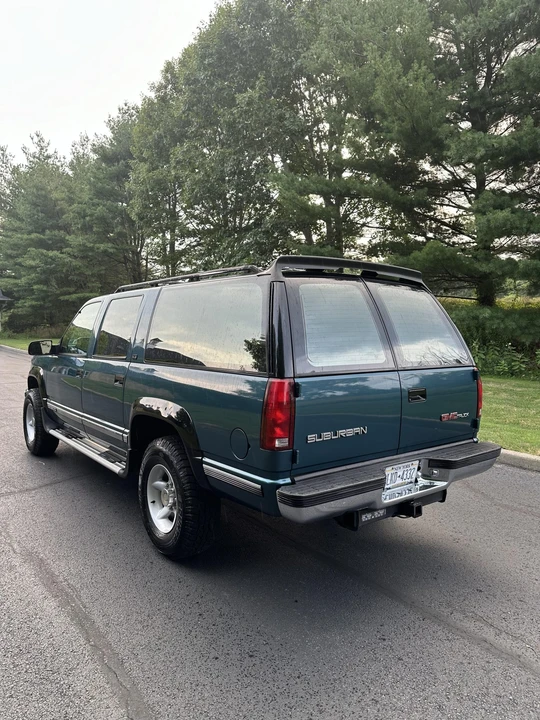 1993 GMC Suburban 8th Gen - Image 12 of 31
