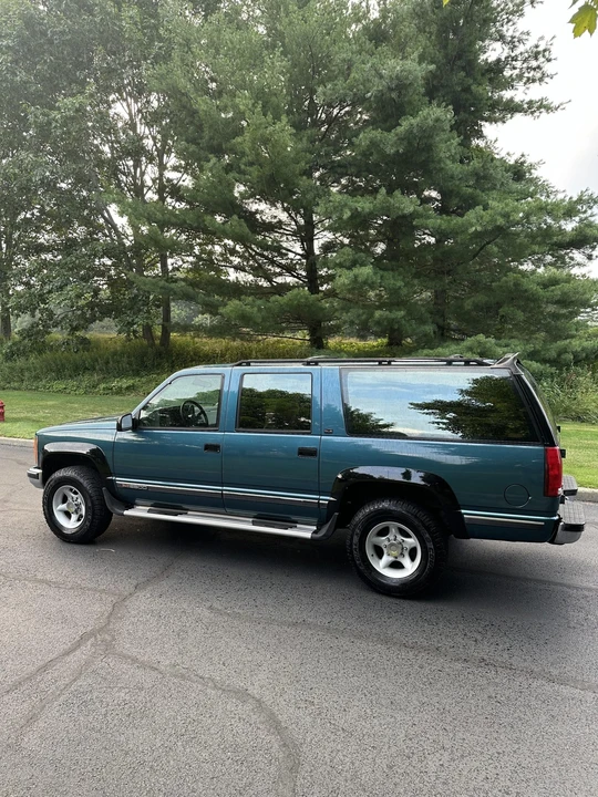 1993 GMC Suburban 8th Gen - Image 10 of 31