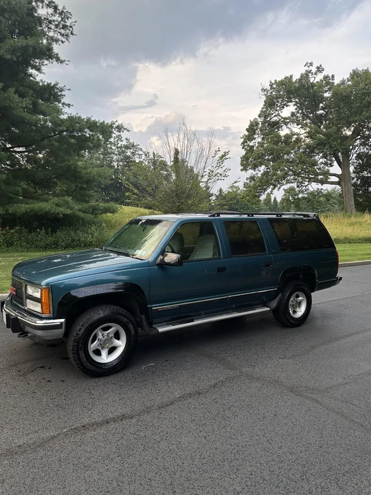 1993 GMC Suburban 8th Gen - Image 7 of 31
