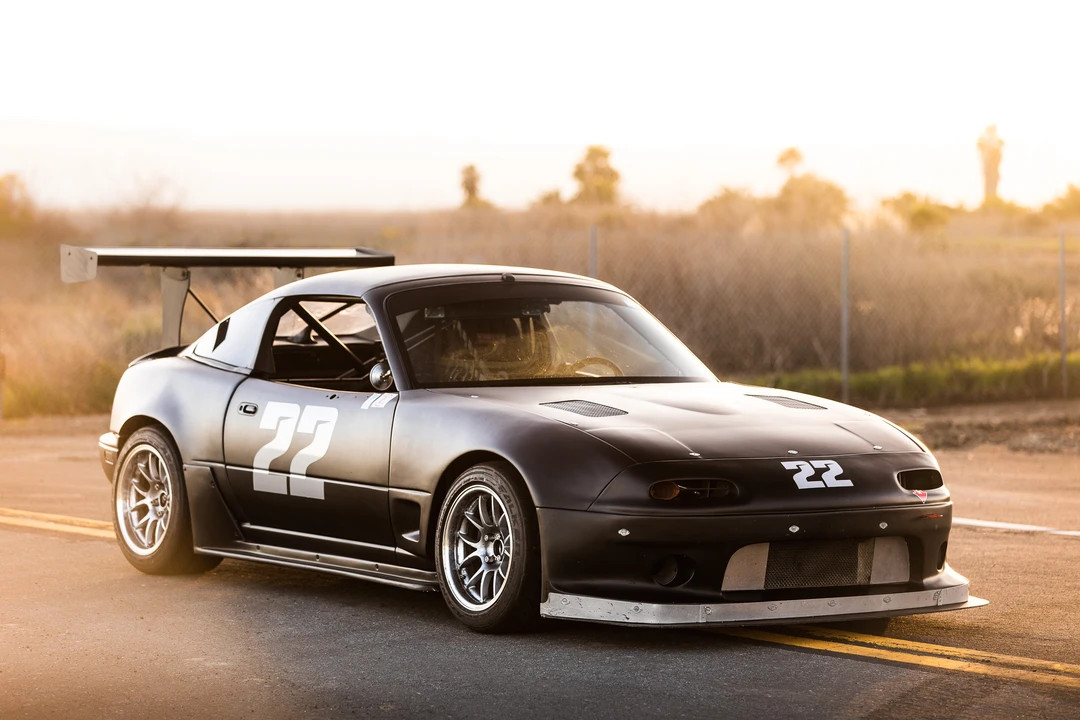 1994 Mazda NA MX-5 Miata - Image 2 of 31
