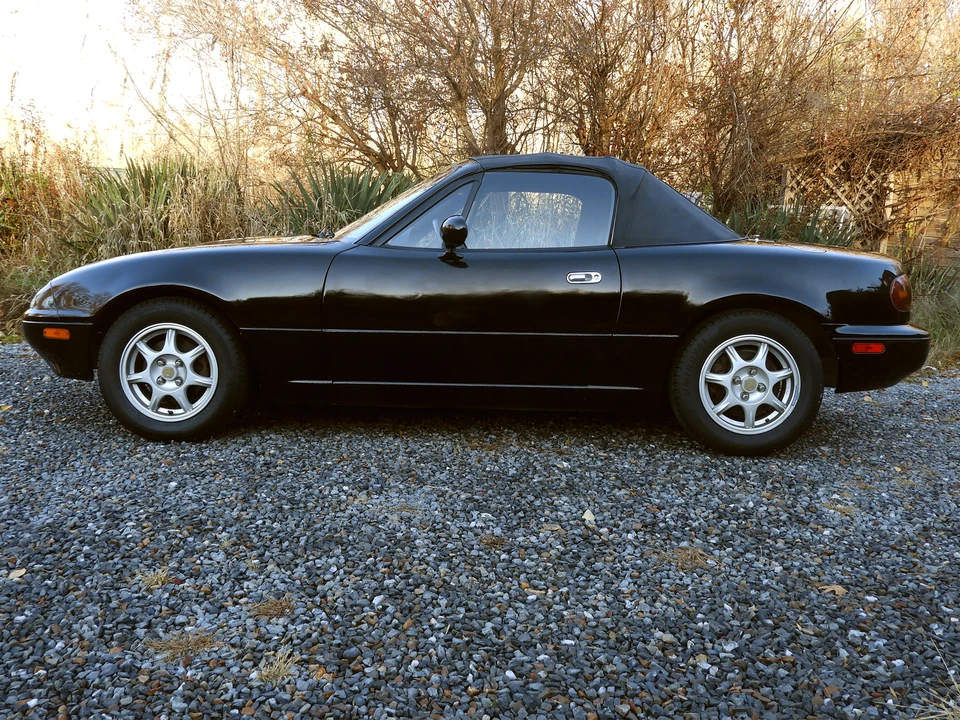 1995 Mazda NA MX-5 Miata - Image 2 of 31