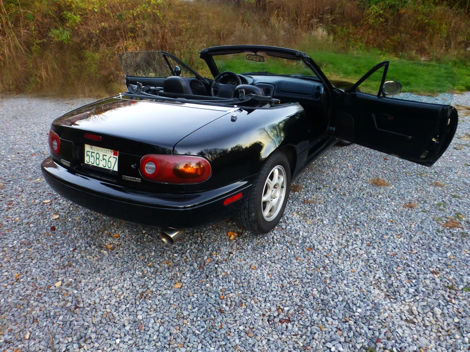 1995 Mazda NA MX-5 Miata - Image 24 of 31