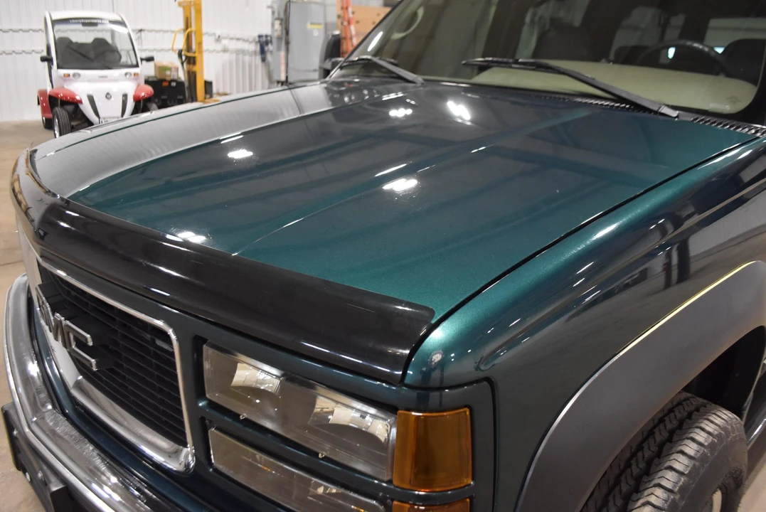 1996 GMC Suburban 8th Gen - Image 21 of 31