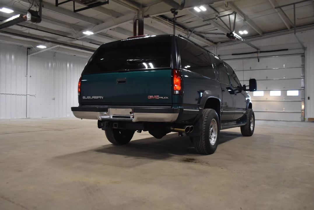 1996 GMC Suburban 8th Gen - Image 15 of 31