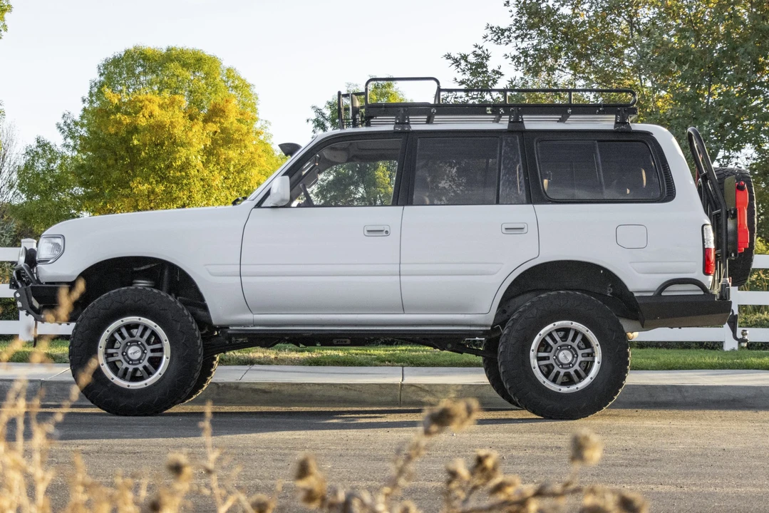 1996 Lexus LX 1st Gen - Image 4 of 31