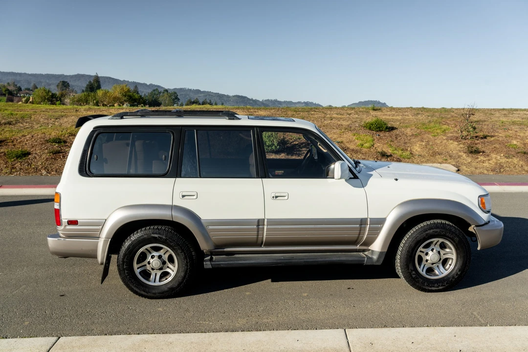 1996 Lexus LX 1st Gen - Image 8 of 31
