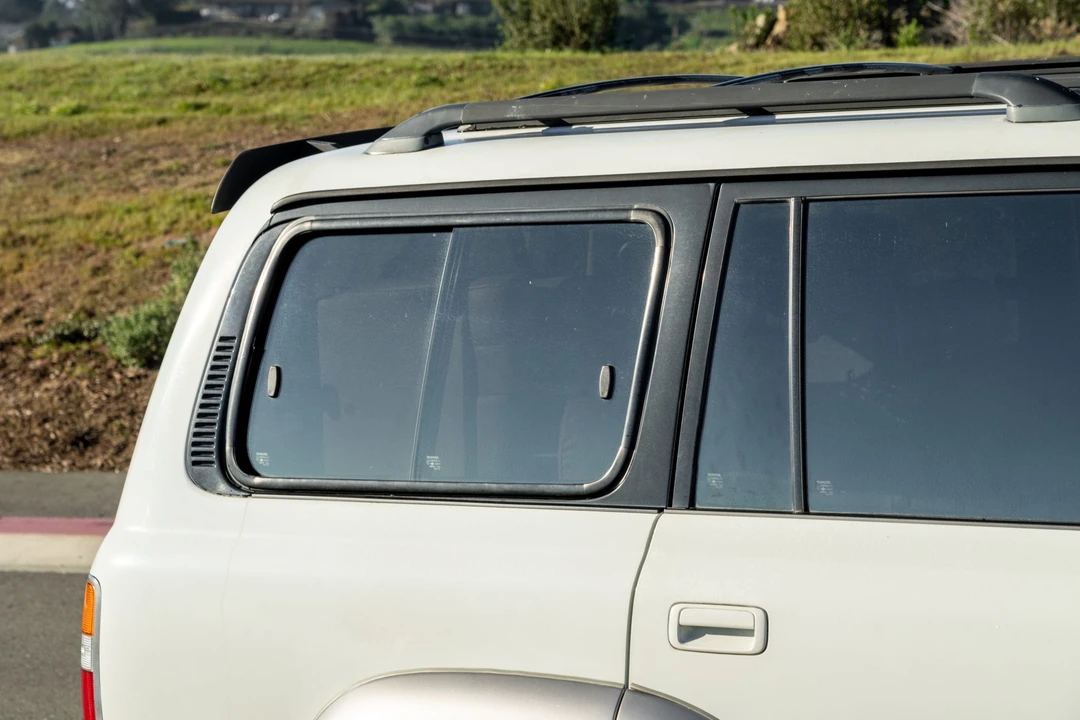 1996 Lexus LX 1st Gen - Image 15 of 31