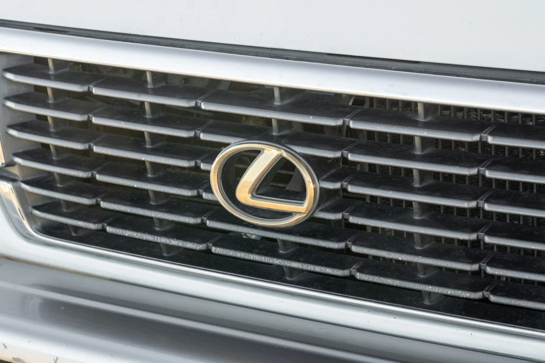 1996 Lexus LX 1st Gen - Image 26 of 31