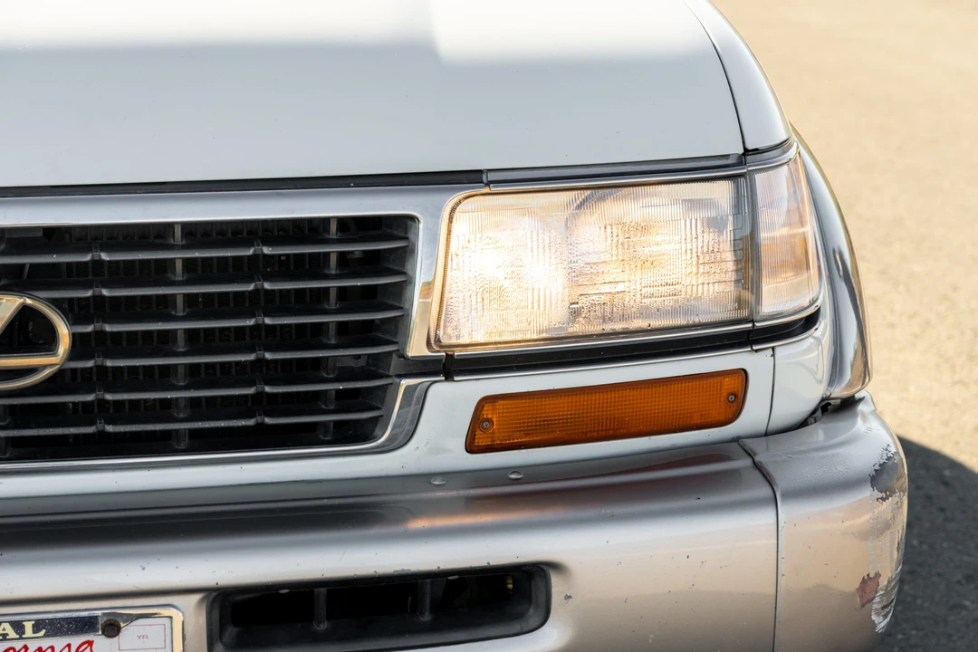 1996 Lexus LX 1st Gen - Image 21 of 31