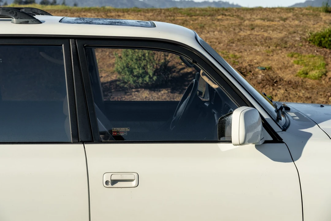 1996 Lexus LX 1st Gen - Image 17 of 31