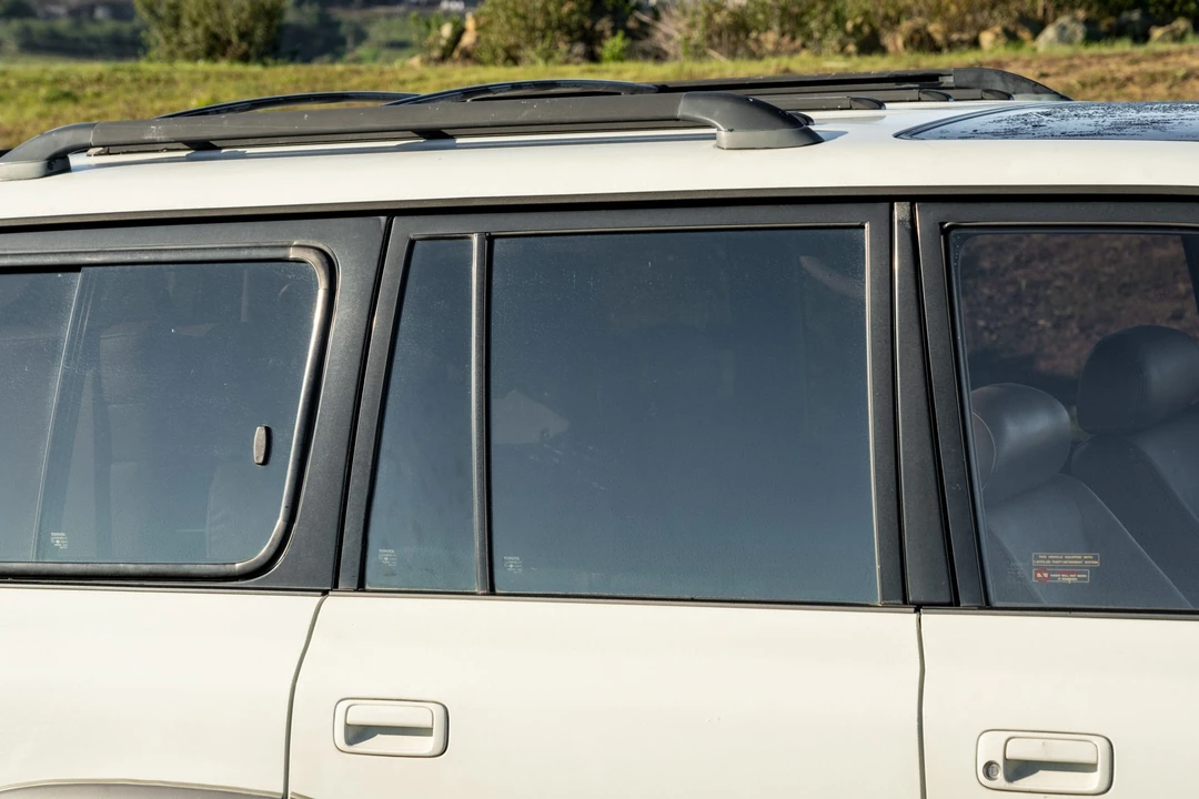 1996 Lexus LX 1st Gen - Image 16 of 31