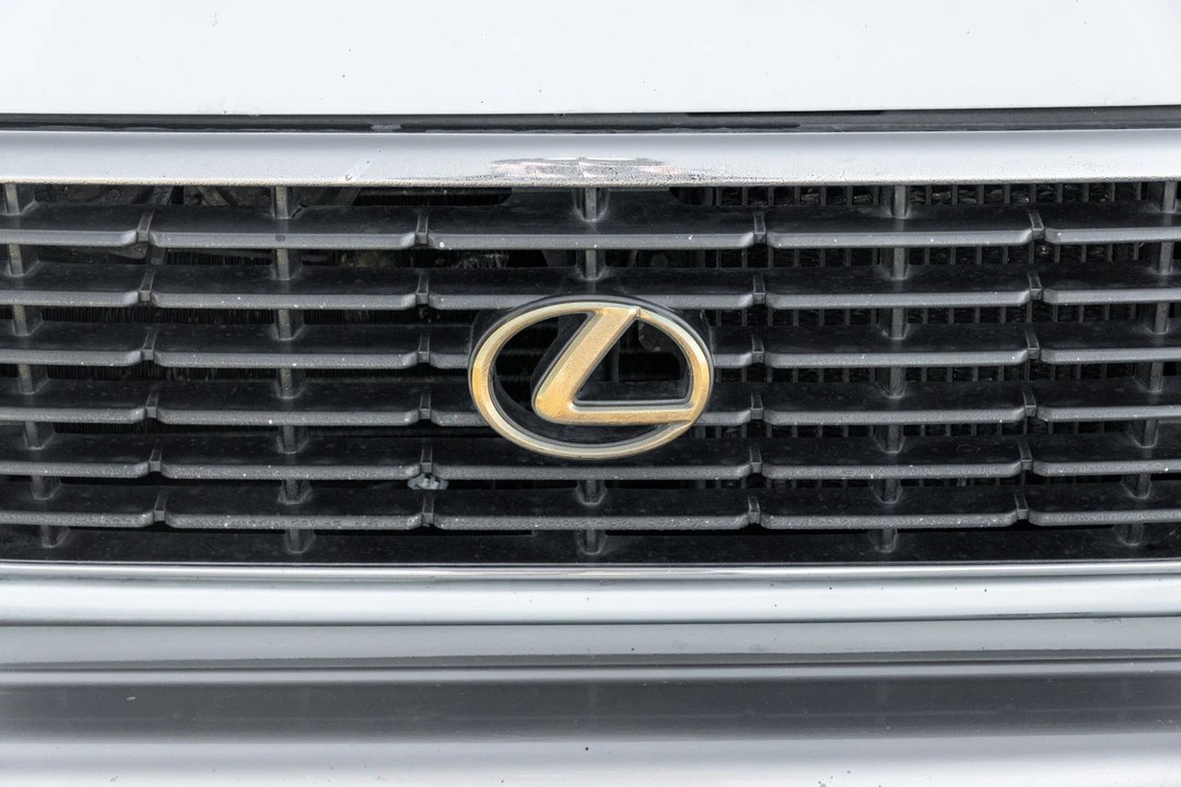 1996 Lexus LX 1st Gen - Image 25 of 31