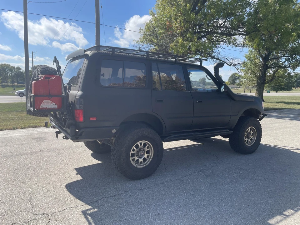 1996 Lexus LX 1st Gen - Image 23 of 31