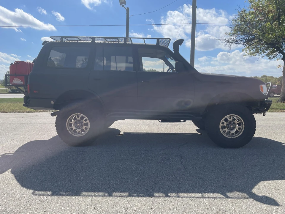 1996 Lexus LX 1st Gen - Image 26 of 31