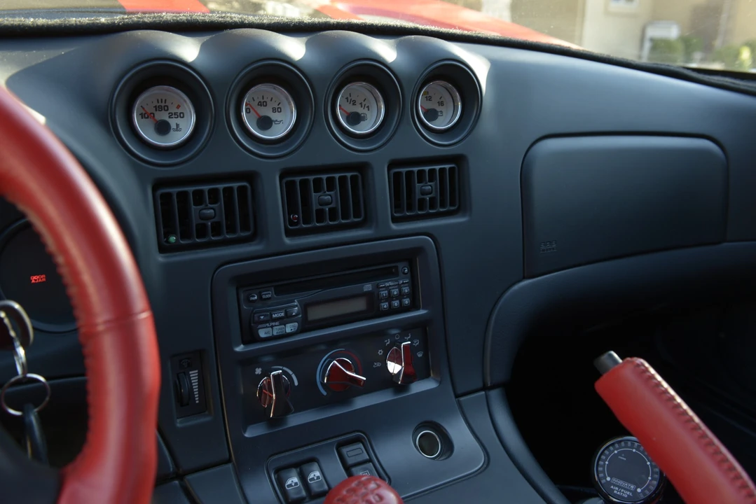 1997 Dodge Viper GTS 2nd Gen - Image 24 of 31