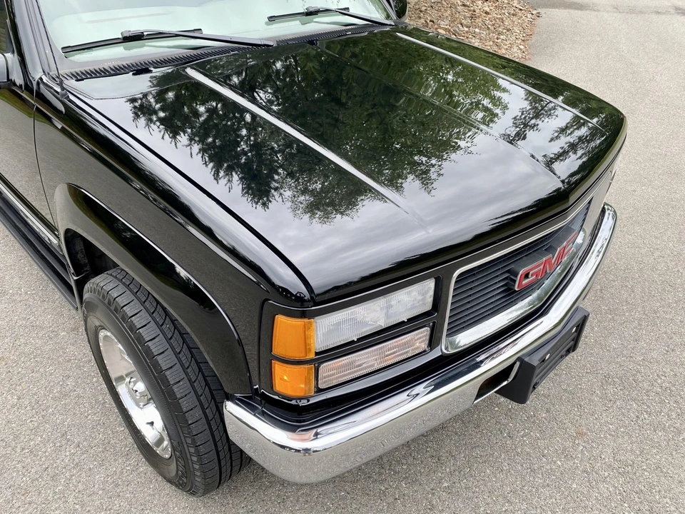 1997 GMC Suburban 8th Gen - Image 13 of 31