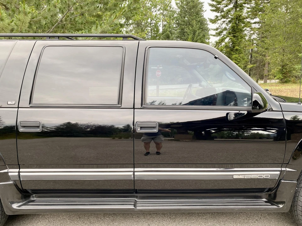 1997 GMC Suburban 8th Gen - Image 20 of 31