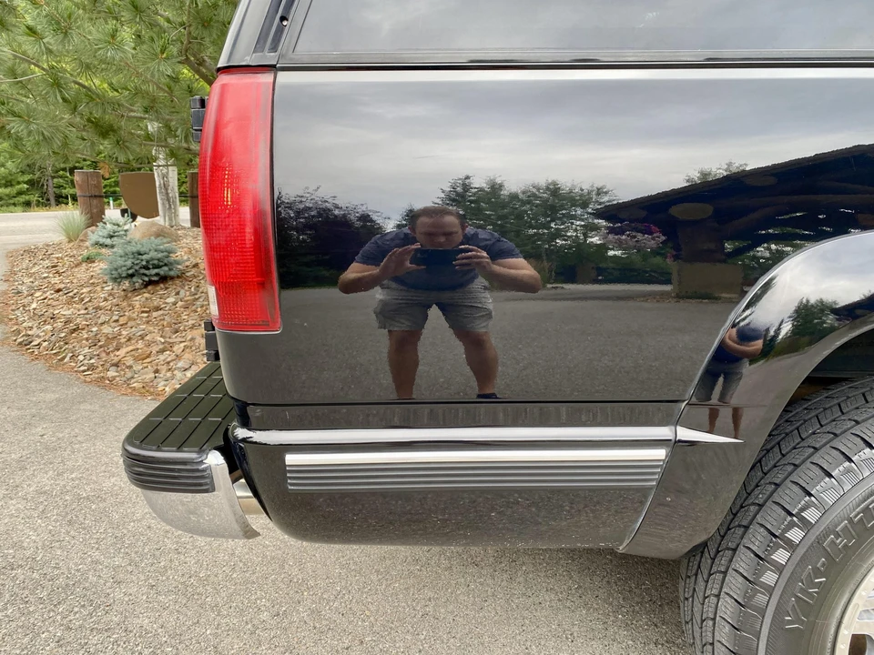 1997 GMC Suburban 8th Gen - Image 26 of 31