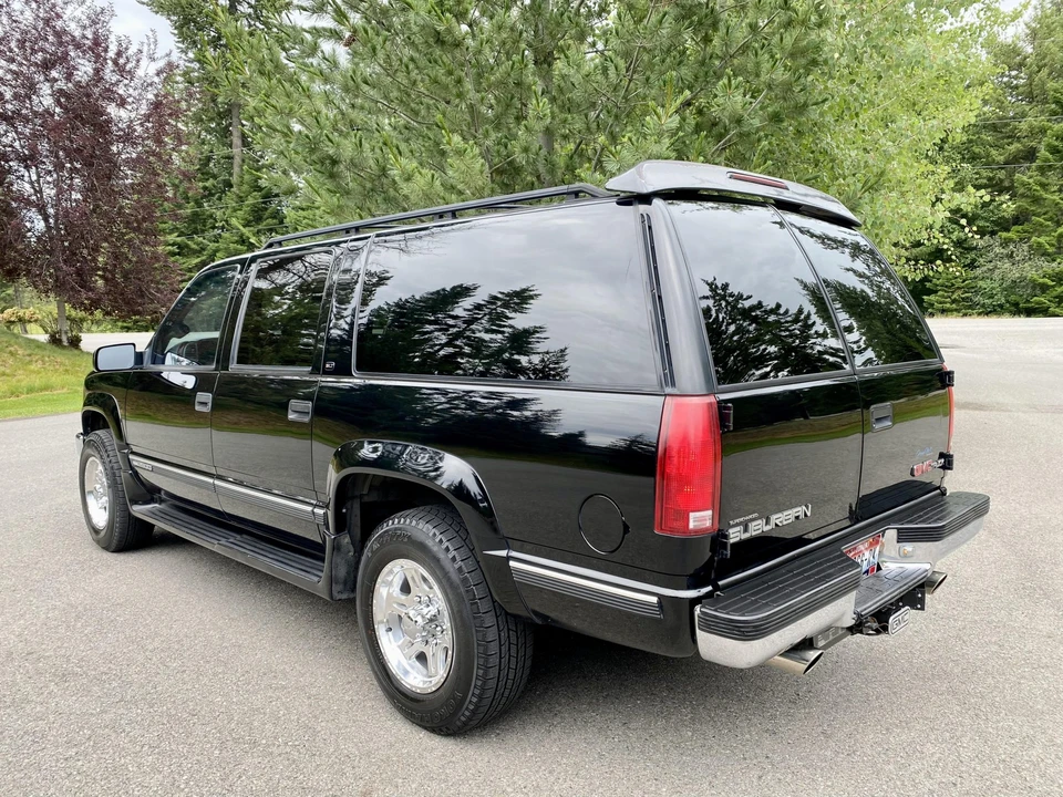 1997 GMC Suburban 8th Gen - Image 11 of 31
