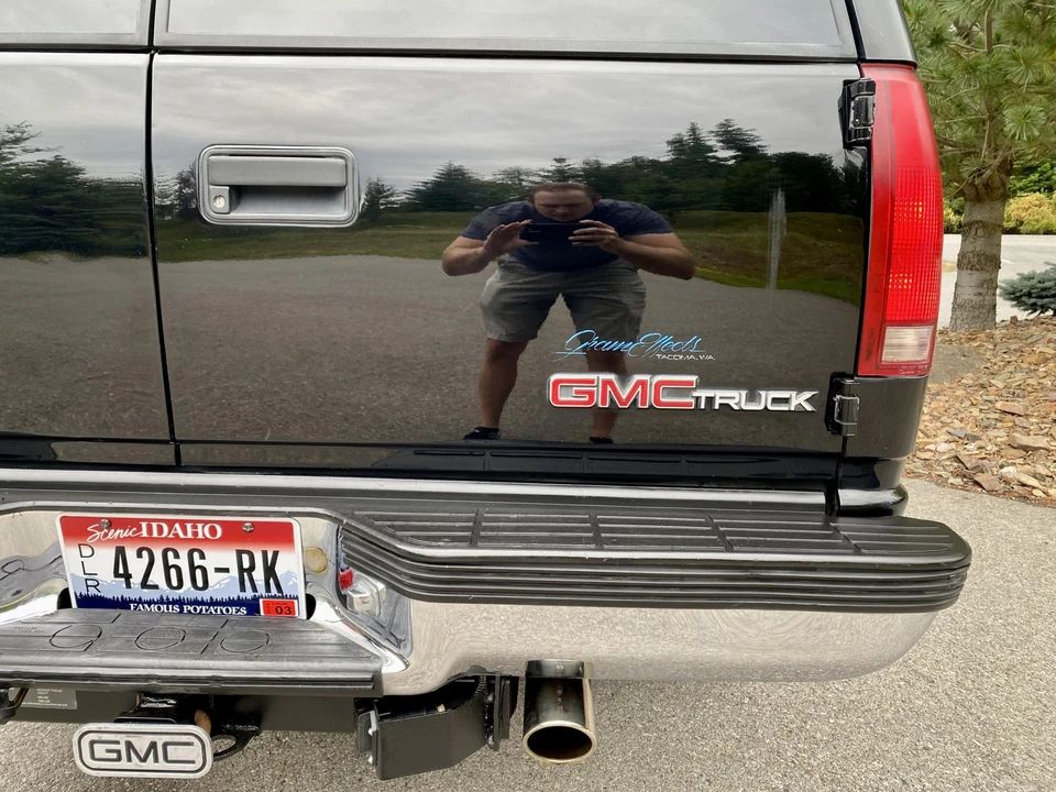 1997 GMC Suburban 8th Gen - Image 31 of 31