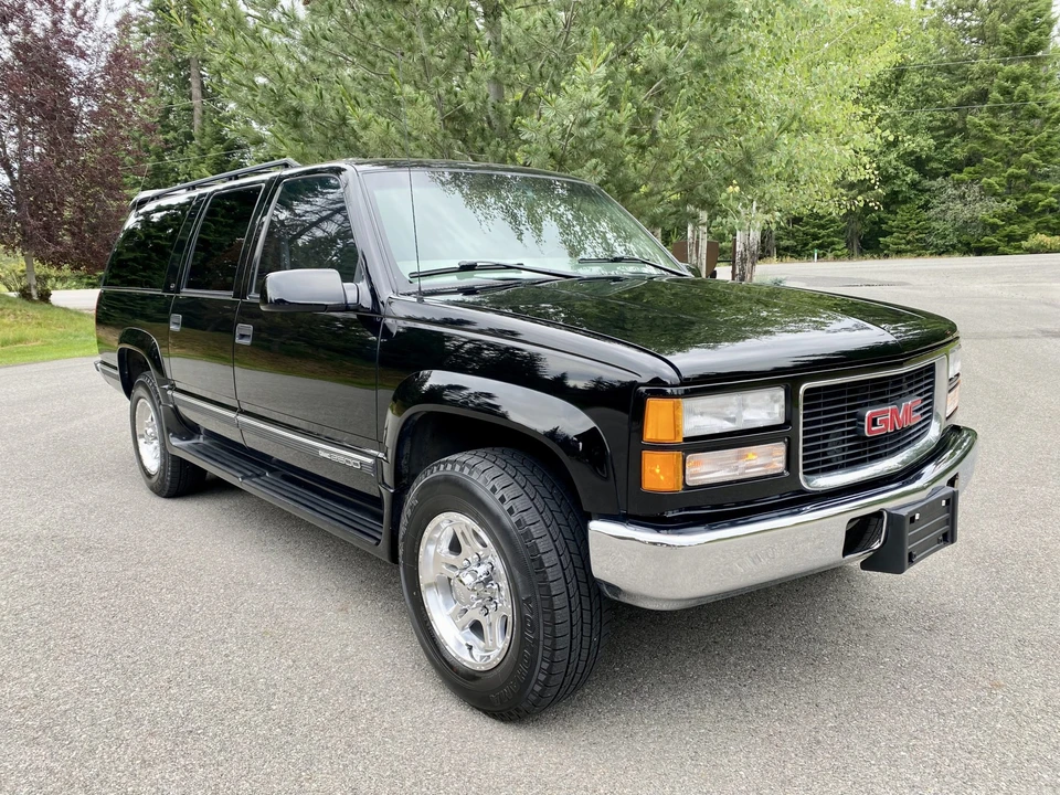 1997 GMC Suburban 8th Gen - Image 6 of 31