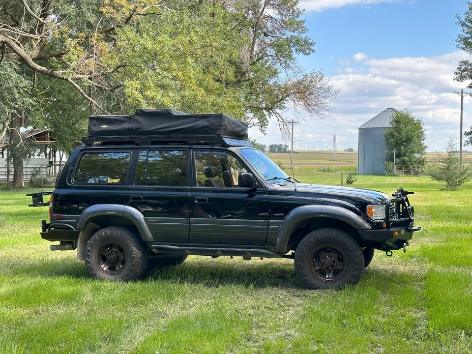 1997 Lexus LX 1st Gen - Image 4 of 31