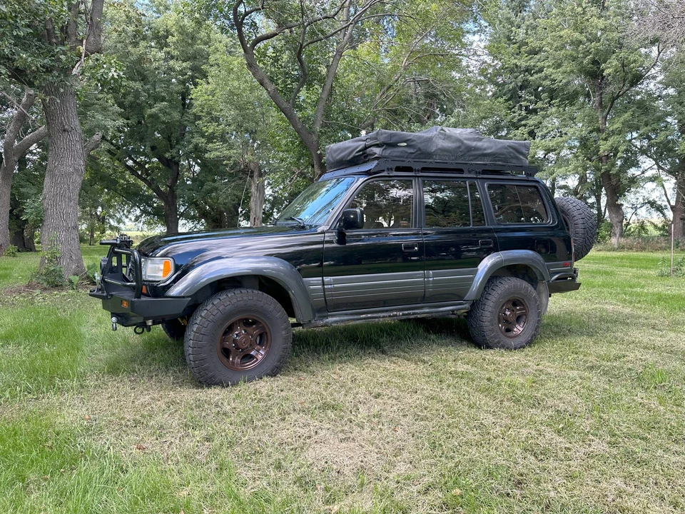 1997 Lexus LX 1st Gen - Image 9 of 31
