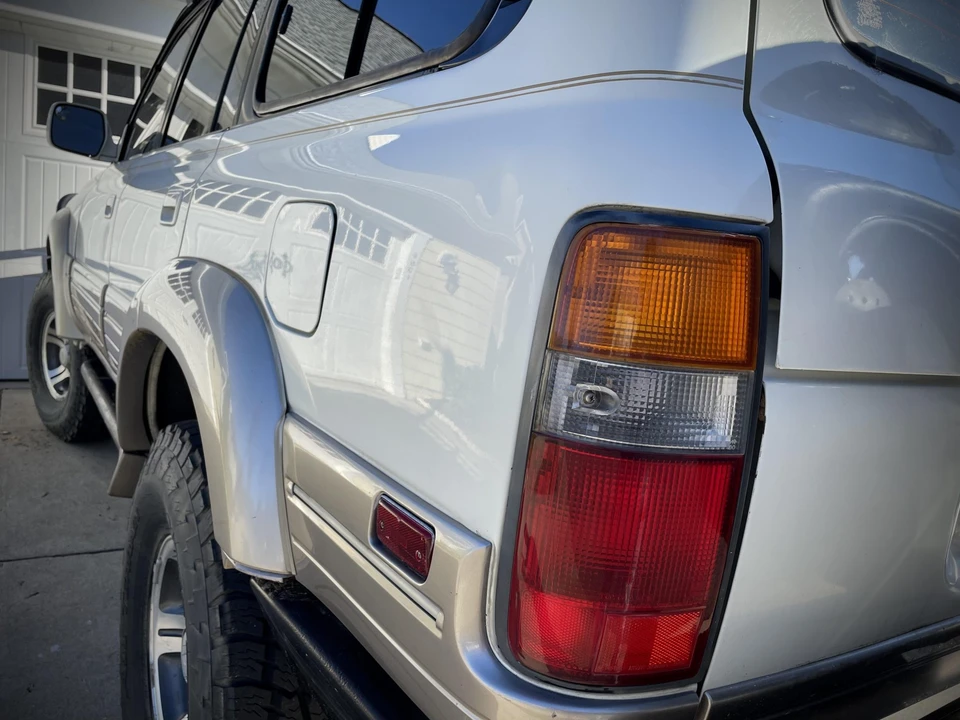1997 Lexus LX 1st Gen - Image 22 of 31