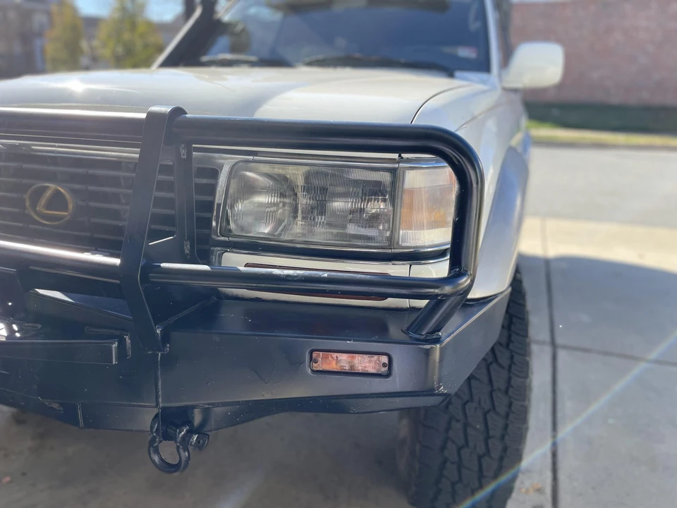 1997 Lexus LX 1st Gen - Image 17 of 31