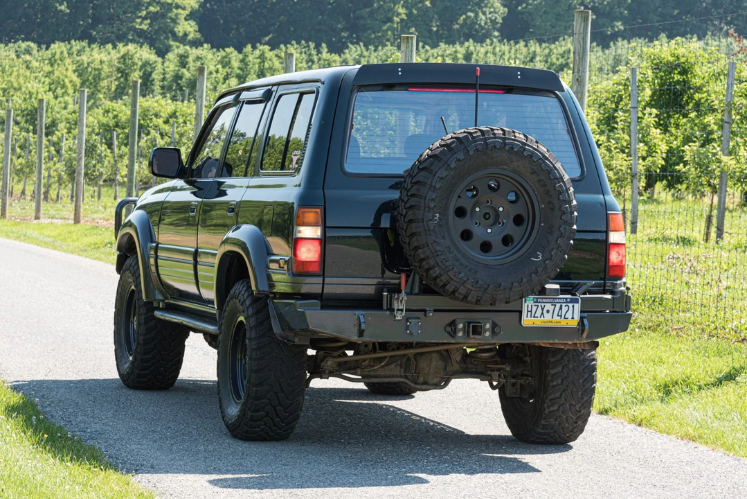 1997 Lexus LX 1st Gen - Image 8 of 31
