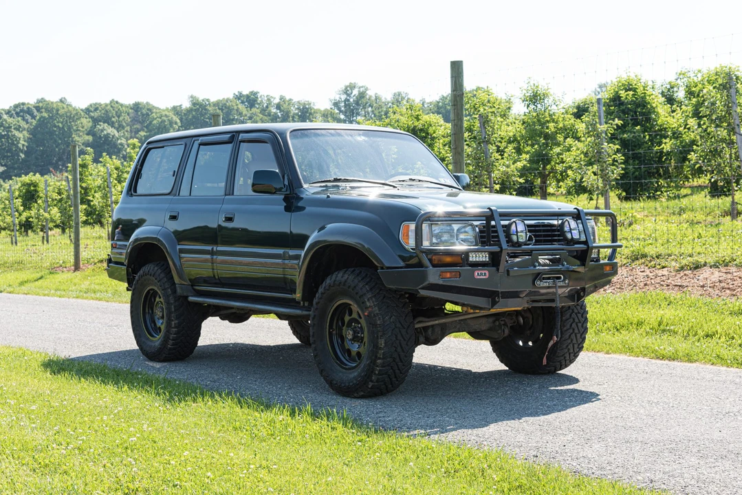 1997 Lexus LX 1st Gen - Image 4 of 31