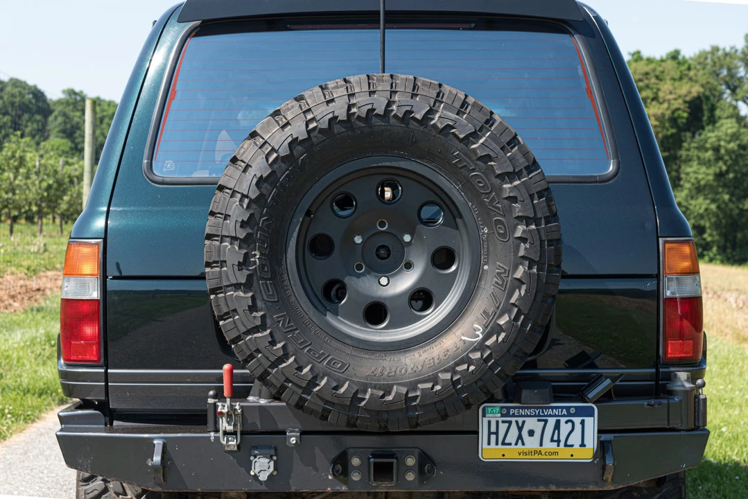 1997 Lexus LX 1st Gen - Image 25 of 31