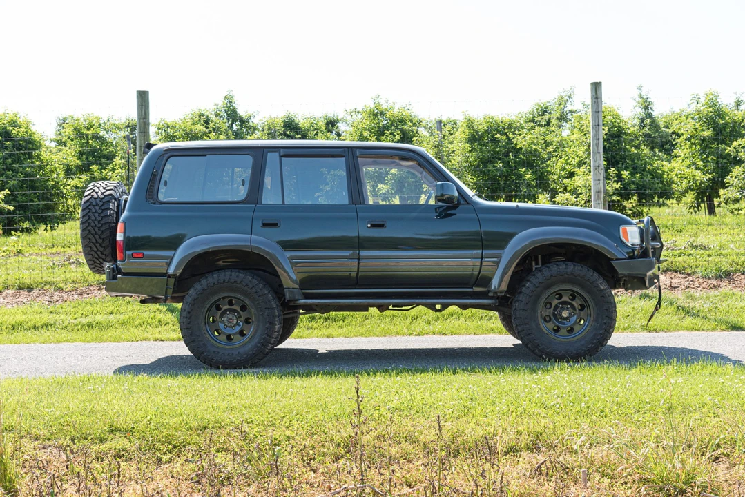 1997 Lexus LX 1st Gen - Image 5 of 31