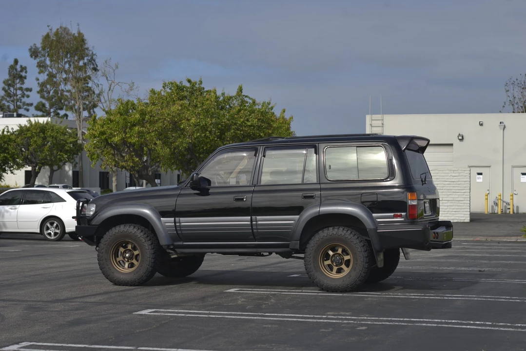 1997 Lexus LX 1st Gen - Image 14 of 31