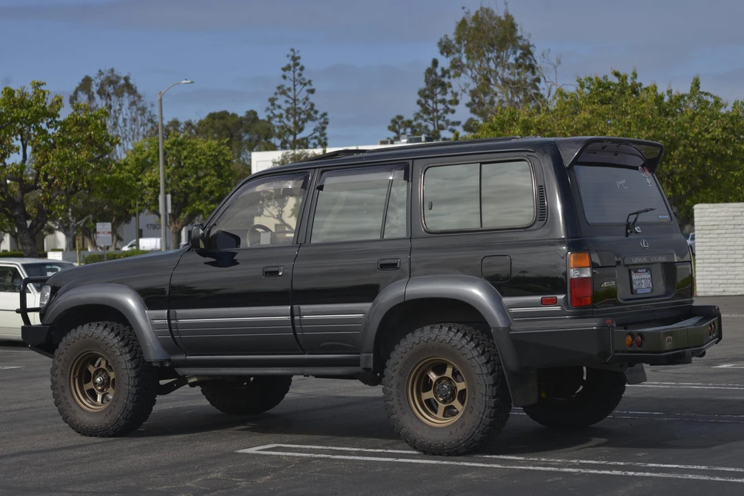 1997 Lexus LX 1st Gen - Image 13 of 31
