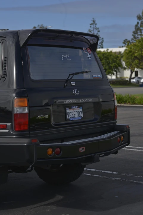 1997 Lexus LX 1st Gen - Image 27 of 31