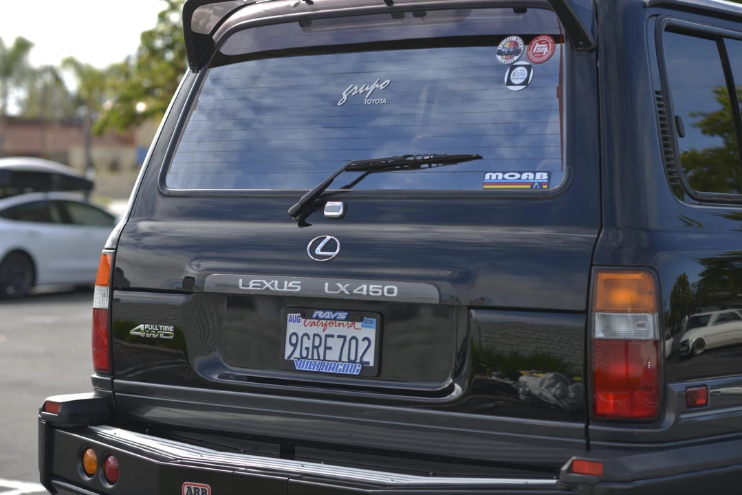 1997 Lexus LX 1st Gen - Image 24 of 31