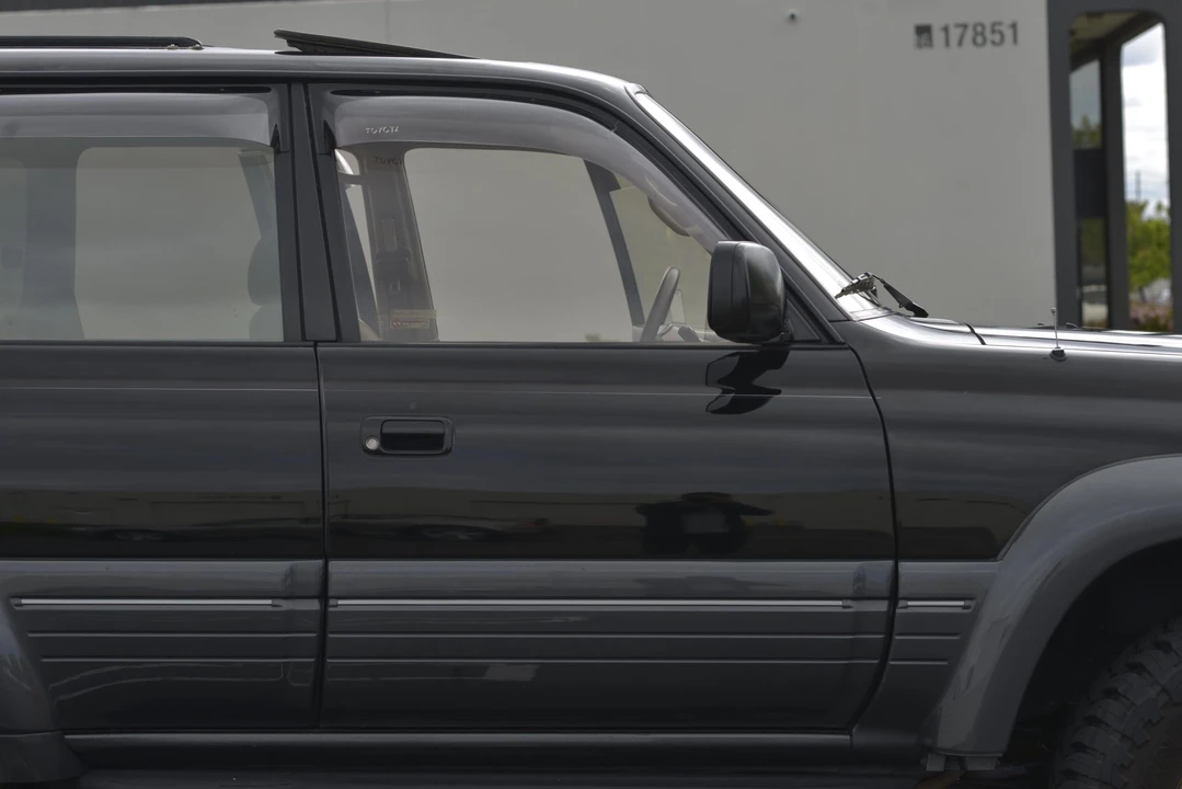 1997 Lexus LX 1st Gen - Image 21 of 31