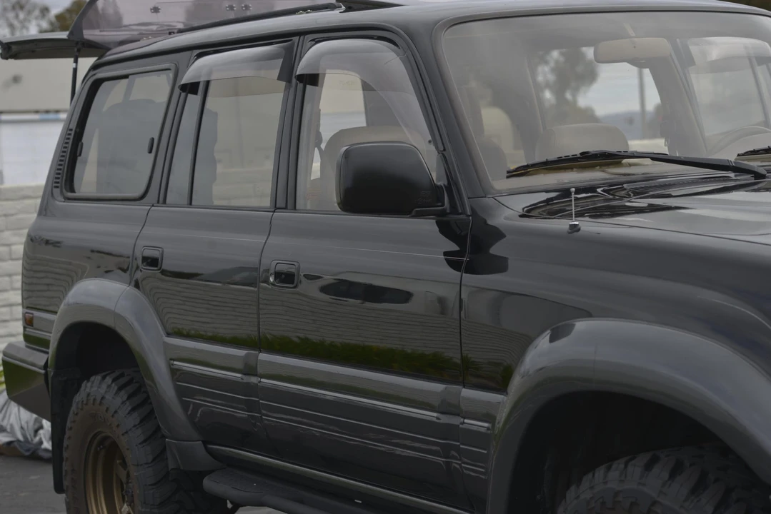 1997 Lexus LX 1st Gen - Image 19 of 31