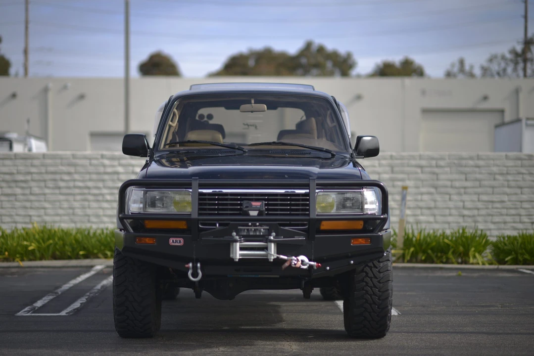 1997 Lexus LX 1st Gen - Image 4 of 31