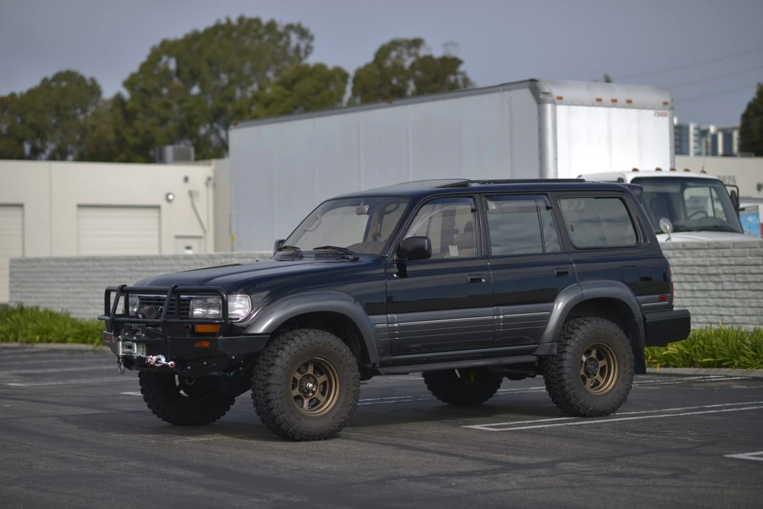 1997 Lexus LX 1st Gen - Image 16 of 31
