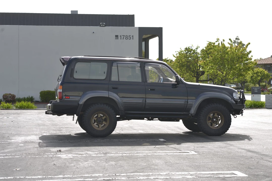 1997 Lexus LX 1st Gen - Image 10 of 31