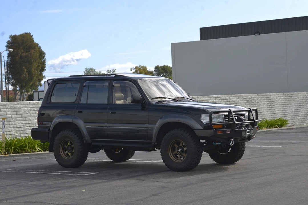 1997 Lexus LX 1st Gen - Image 7 of 31