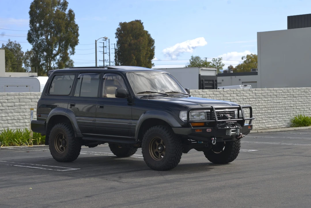 1997 Lexus LX 1st Gen - Image 6 of 31