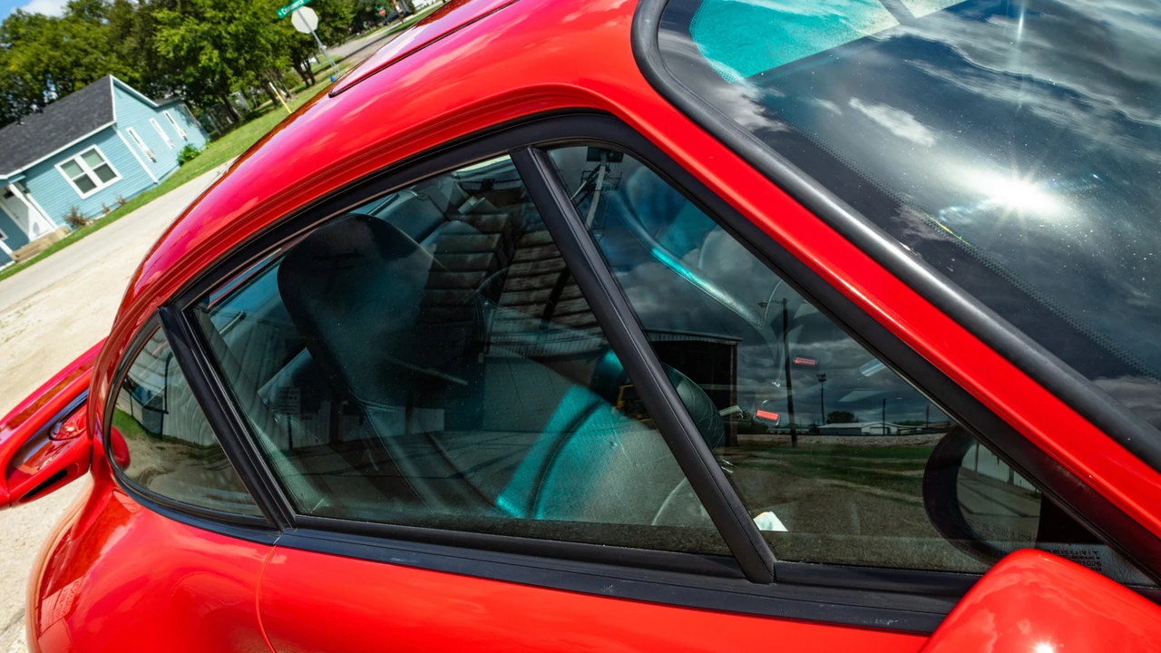 1997 Porsche 993 Carrera 4S - Image 27 of 31