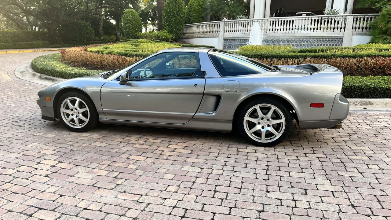 1998 Acura NA2 NSX - Image 11 of 31