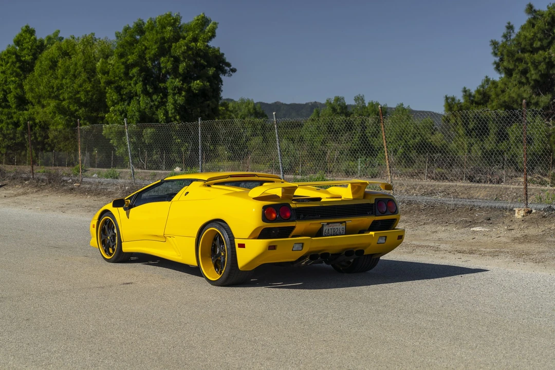 1999 Lamborghini Diablo VT - Image 17 of 31