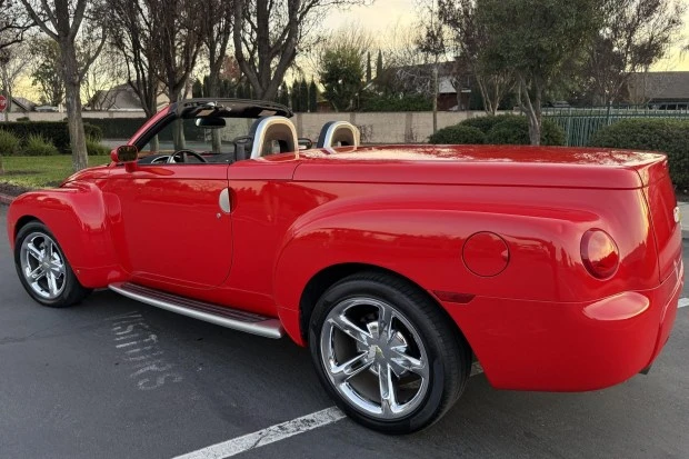 2006 Chevrolet SSR - Image 3 of 7