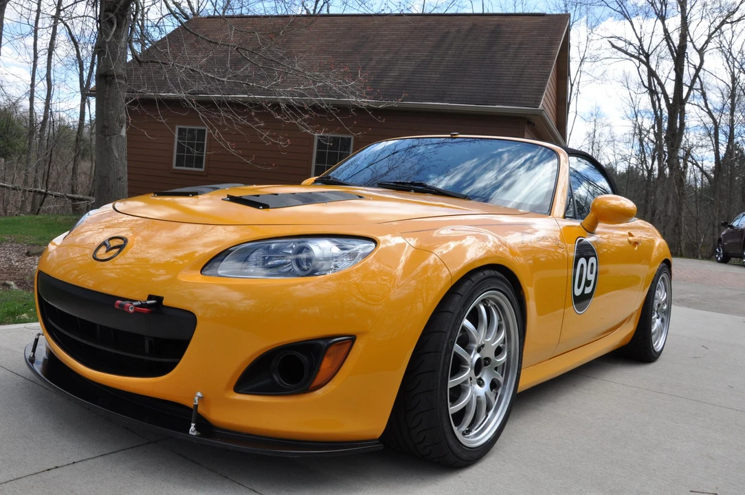 2009 Mazda NC MX-5 Miata - Image 2 of 31